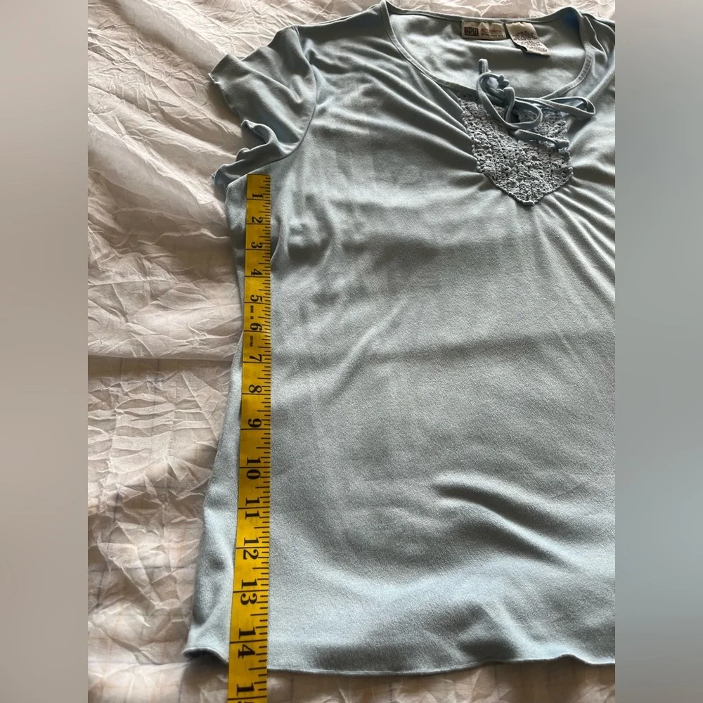 Authentic Faded Glory Light Blue Short Sleeve U-Neck Shirt - Picture 7 of 9